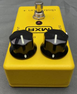 MXR M104 - Distortion + Pedal 2